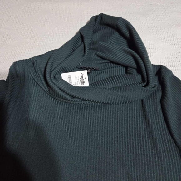 Womens Dress - Picture 8 of 13